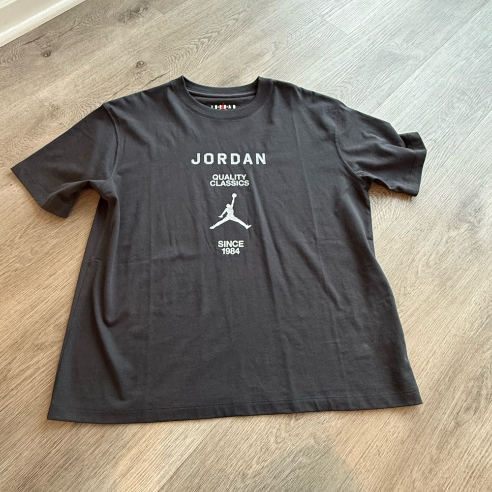 NWOT Jordan Women’s Girlfriend T-Shirt, Sz S, Off Noir/Sail